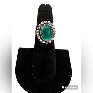 Green Onyx Silver Ring in a Sunflower Setting| size: 5